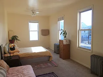 Rented by Zikos Realty Services