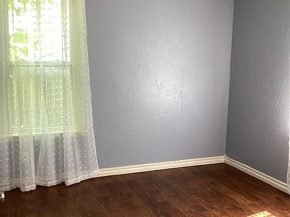 5th image of 627 Tollie Dr
