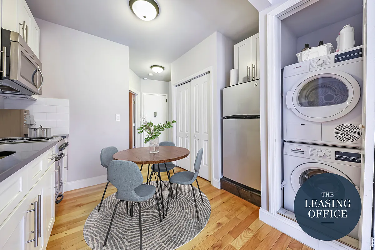 Building Photo - 450 W 46th St #5RW