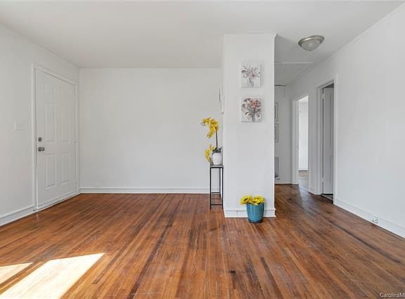 5th image of 415 Dover Ave