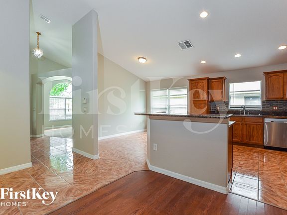 4th image of 3321 Heath Dr