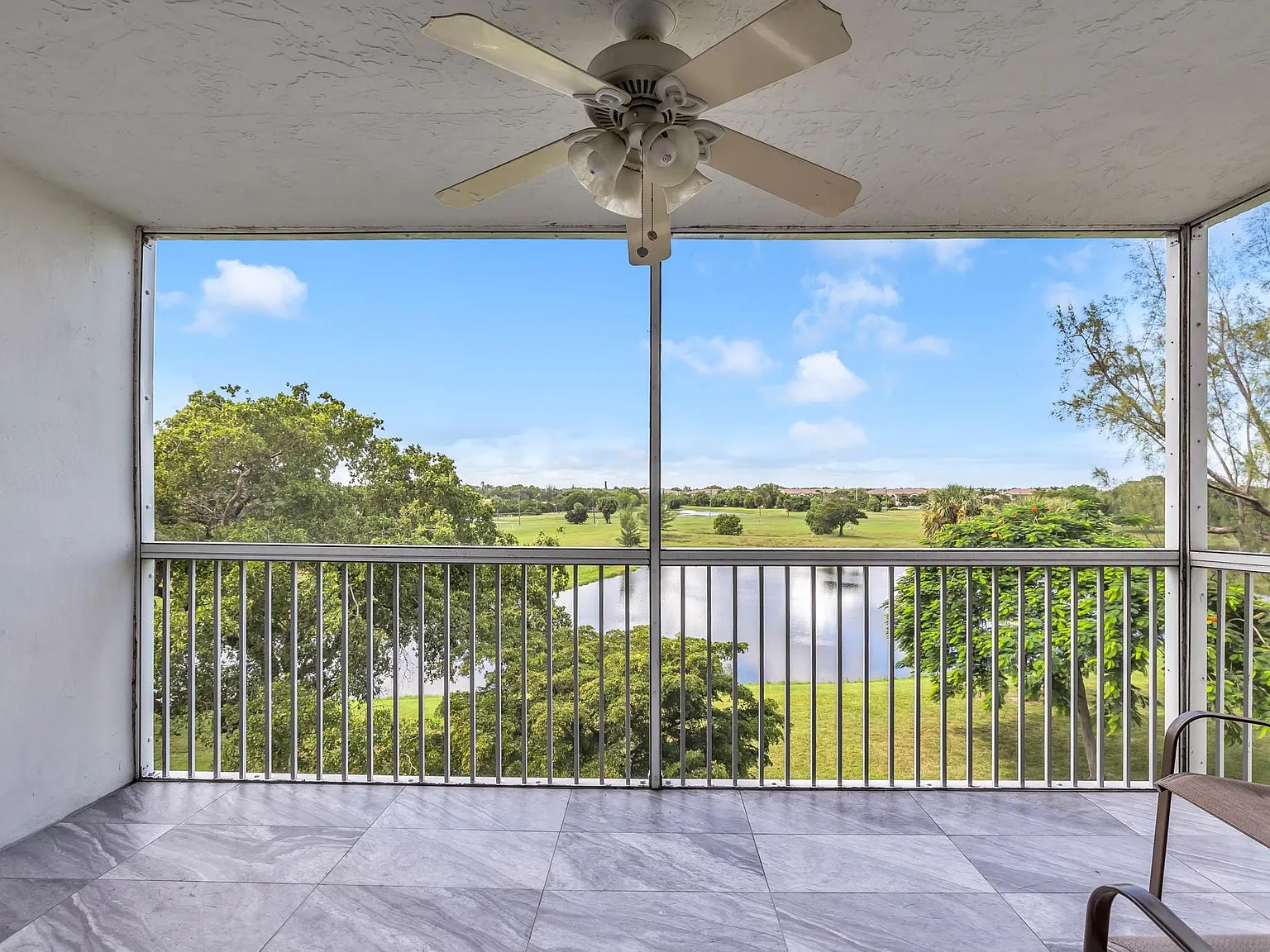 3 bed, 2.0 bath, 1390 sqft, $2,500 — Photo 1