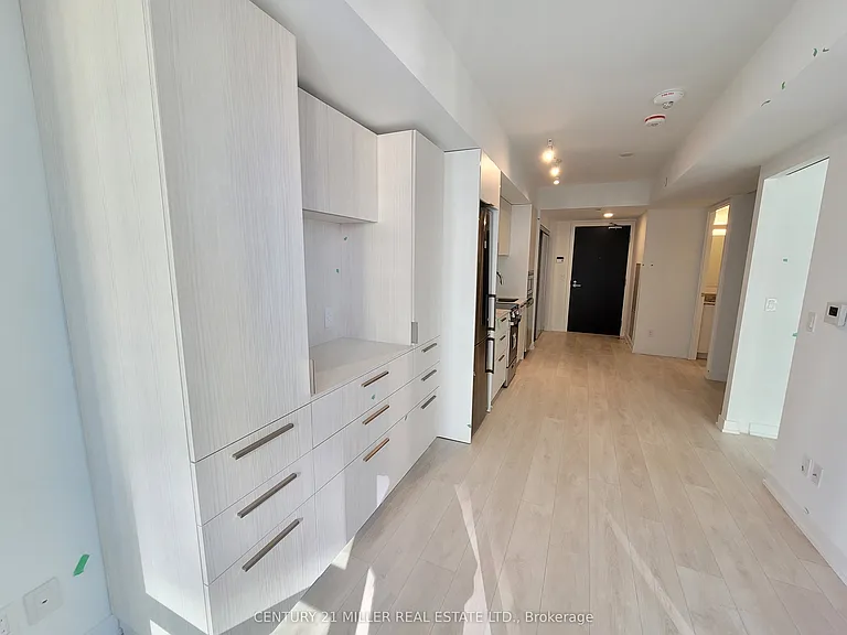 18 Maitland Ter #802 — Photo 36