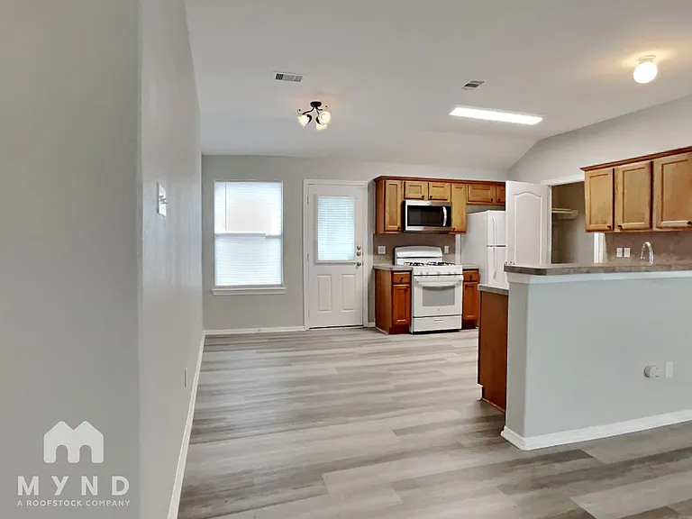 24226 Hard Wood Dr — Photo 3
