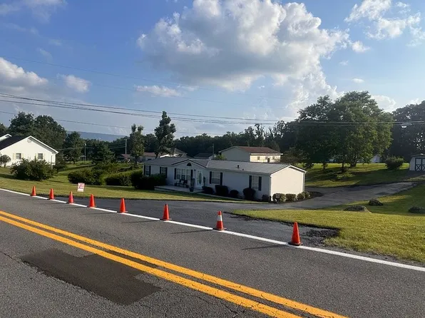 1400 Halls Ridge Rd, Princeton, WV 24739
