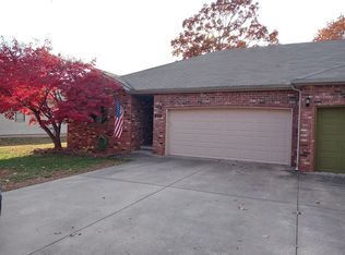 606 E Briarbrook Ln, Carl Junction, MO 64834