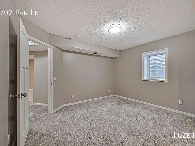 1702 Par Ln — Photo 42