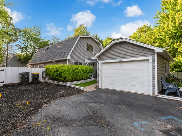 614 Kamiah Ct, Carol Stream, IL 60188