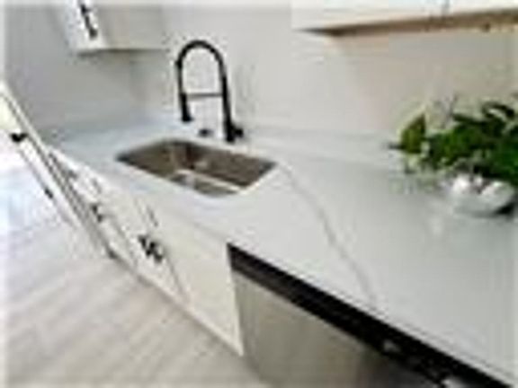 5th image of 106 Madrid Dr