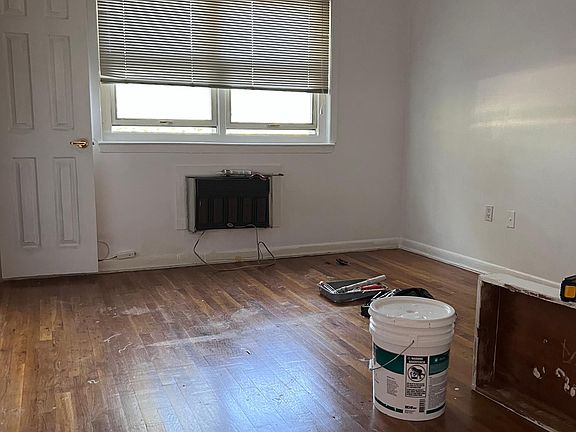 4th image of 517 Hollywood Ave Floor 1