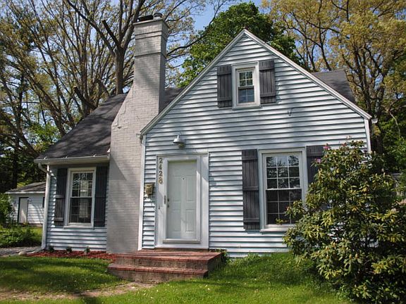 2nd image of 2428 Lorraine Ave