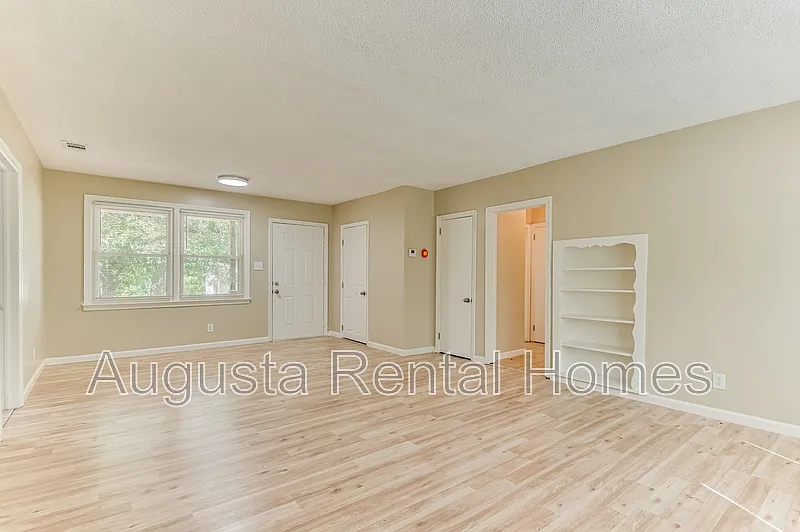 2 bed, 1.0 bath, 1168 sqft, $1,195 — Photo 3