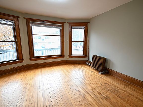 3rd image of 407 W Main St