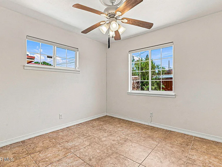 6340 Modesta St — Photo 13