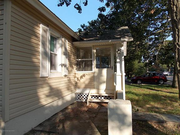2nd image of 420 Lincoln Ave