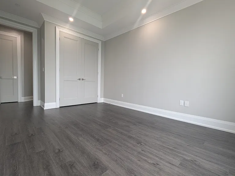 121 King St W — Photo 79