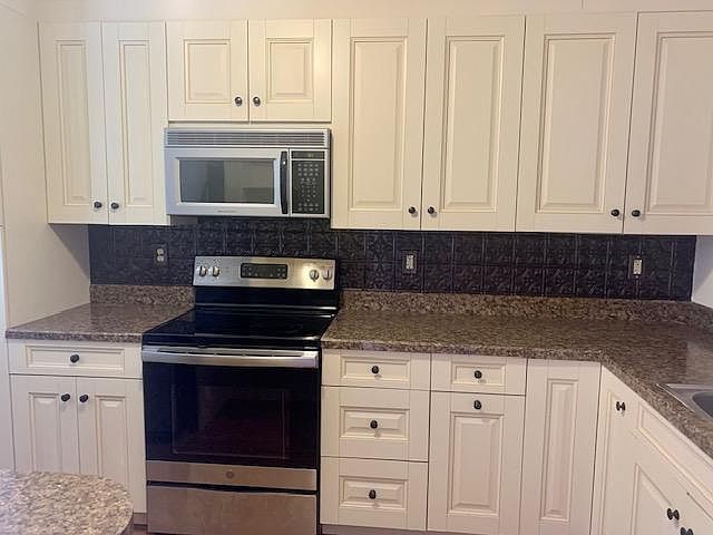 Kitchen with Microwave