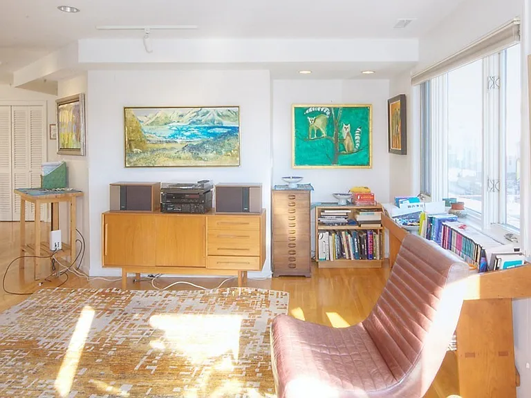 1 Lancaster St #9 — Photo 2