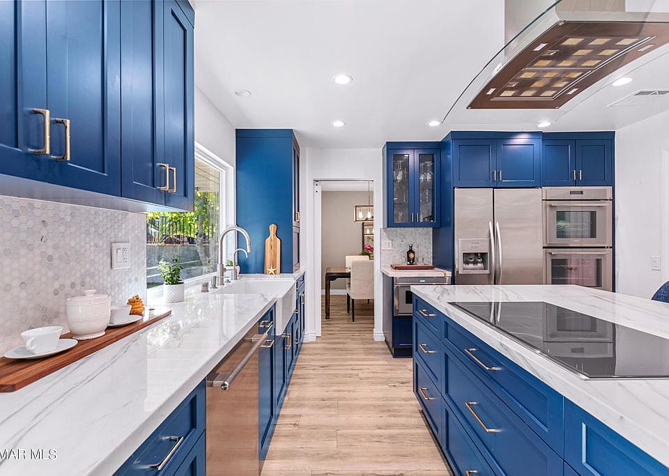 Serafina Home Oversized Solid Color Aqua Light Blue Blue Kitchen