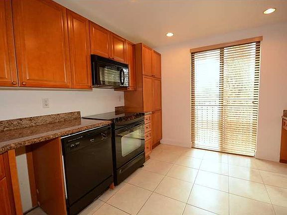 3rd image of 671 Biltmore Way APT 202