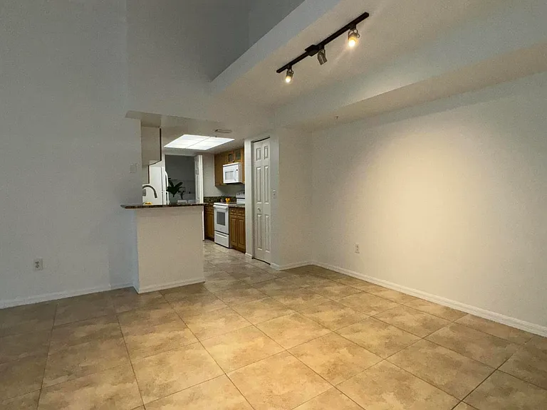 1300 Crestwood Blvd #1309 — Photo 7