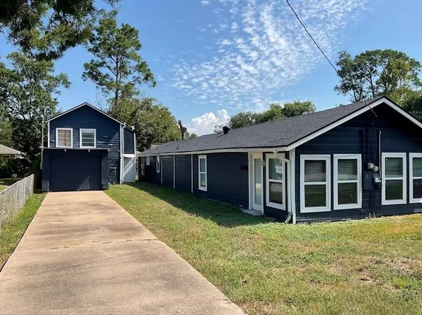 4711 3rd St, Bacliff, TX 77518