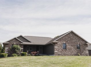 106 Davis Dr, Watson, IL 62473