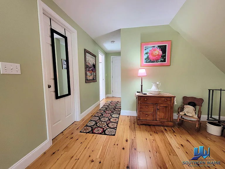 50 Hawthorne Ln — Photo 8