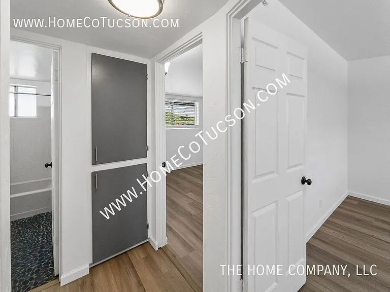 4537 E Fairmount St — Photo 9