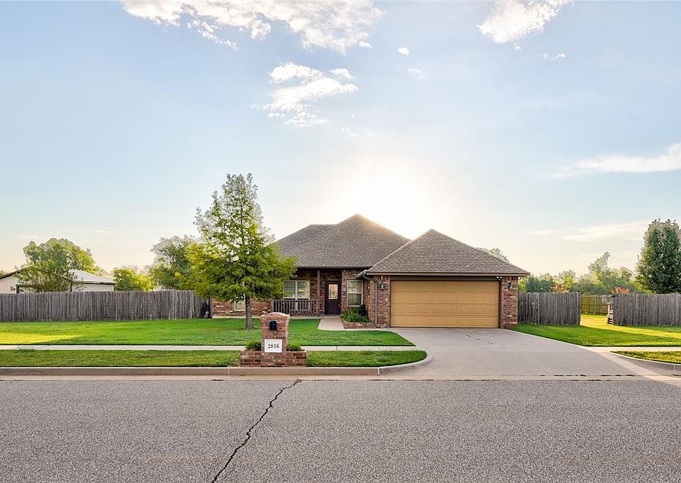 1st image of 2816 Coventry Manor Dr