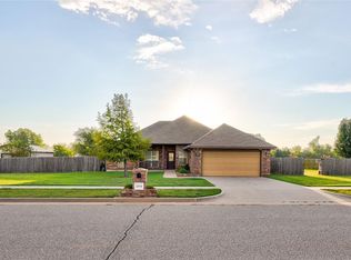 2816 Coventry Manor Dr, Oklahoma City, OK 73128