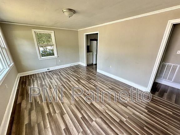 3rd image of 2201 Vine St