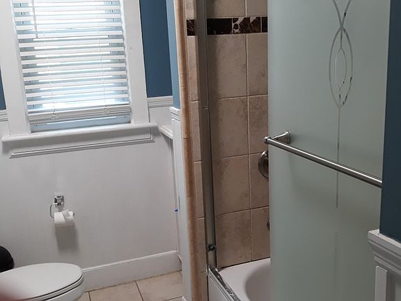 3rd image of 726 Myrtle Ave Floor 2
