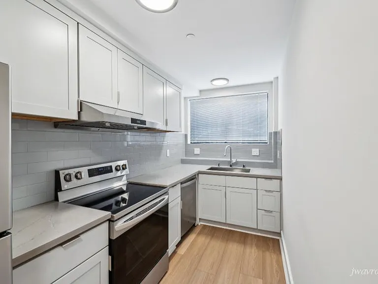 138 Clinton Park #C — Photo 2