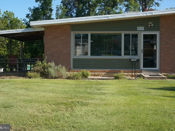 1029 Grant Ave, Philadelphia, PA 19115