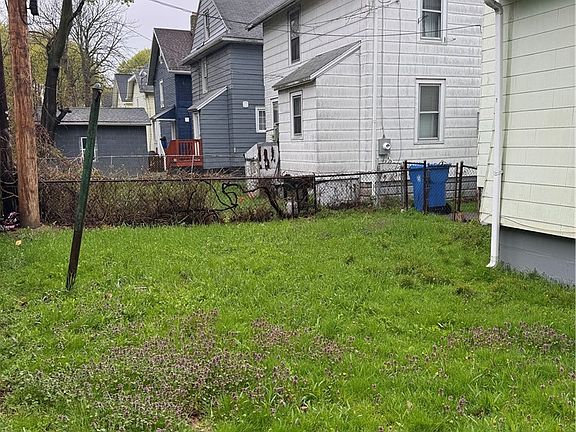 5th image of 239 Weyl St