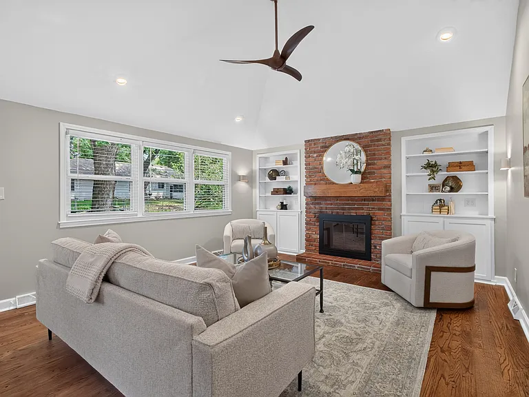 6232 Woodson Rd — Photo 2