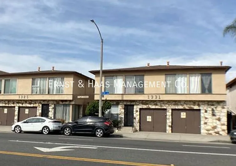 1325 E 7th St #6 — Photo 1