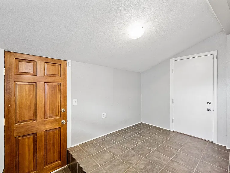 126 Galapago St — Photo 30