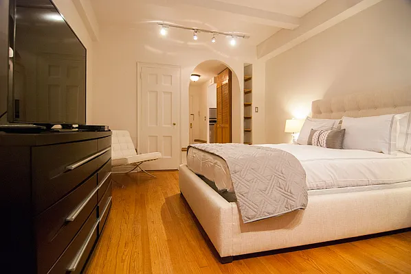 Rented by WAM Partners - William Moses Co. | media 69