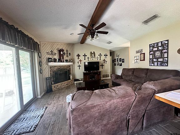 4th image of 306 Hillcreek Dr