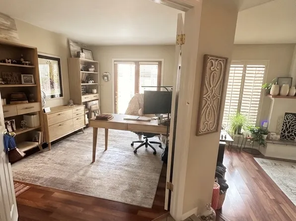 2511 E Shaw Butte Dr, Phoenix, AZ 85028