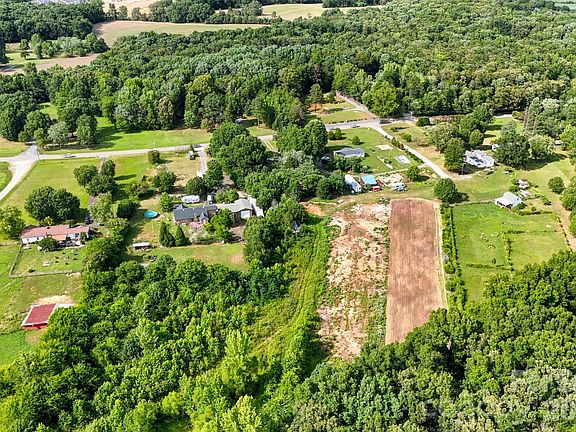 4th image of 1 Unionville Indian Trail Rd