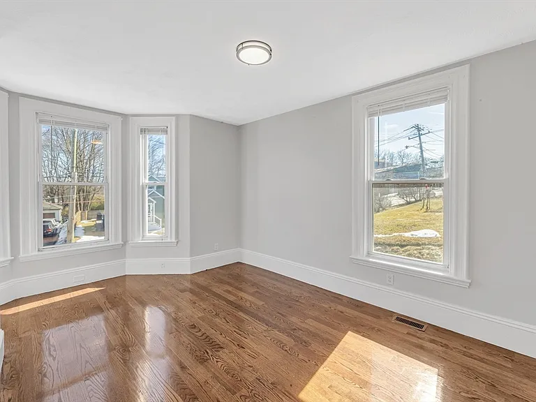 419 Poplar St #1 — Photo 10