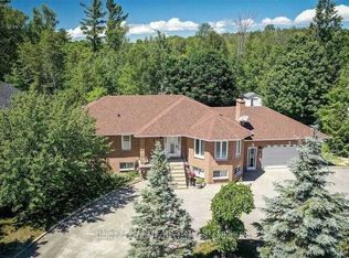 11 Twin Pines Dr, Wasaga Beach, ON L9Z 1B5