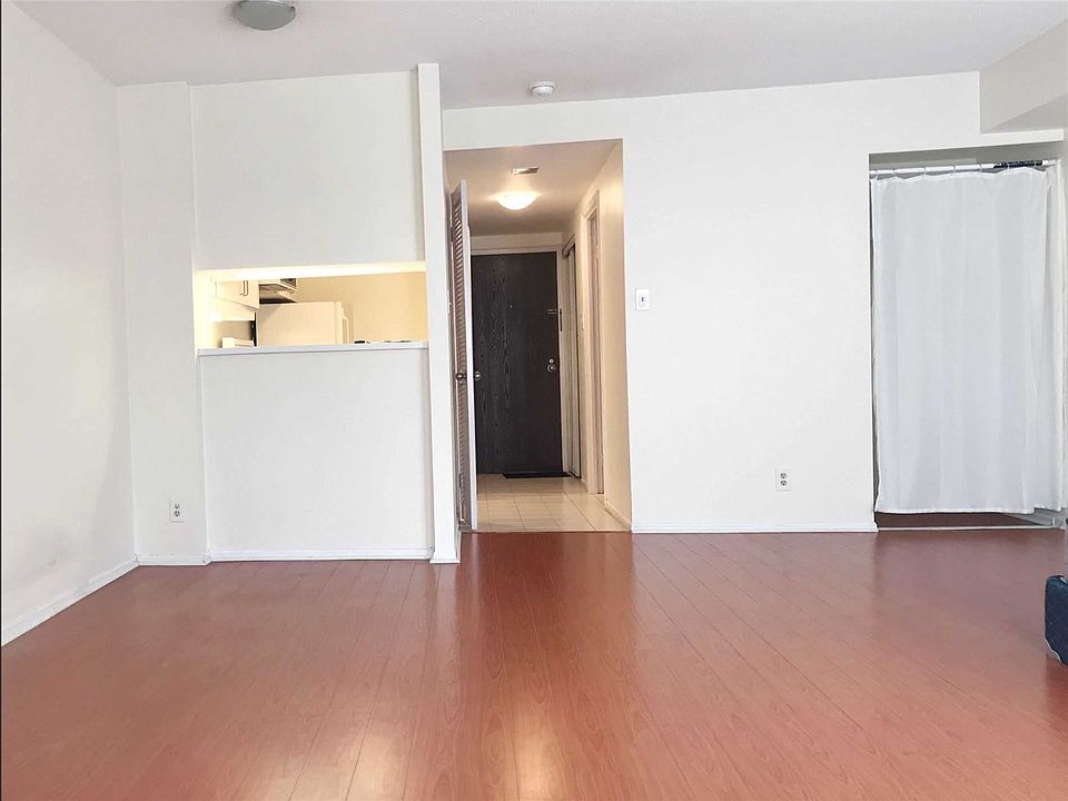 2nd image of 717 Bay St #1605