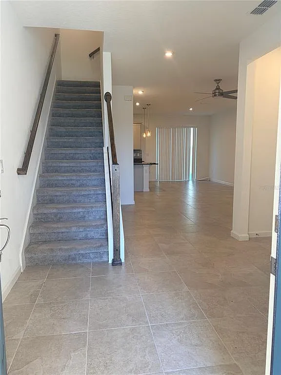 3 bed, 2.5 bath, 1585 sqft, $2,100 — Photo 4