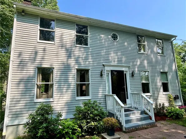 20 Boulder Dr, Richmond, RI 02812