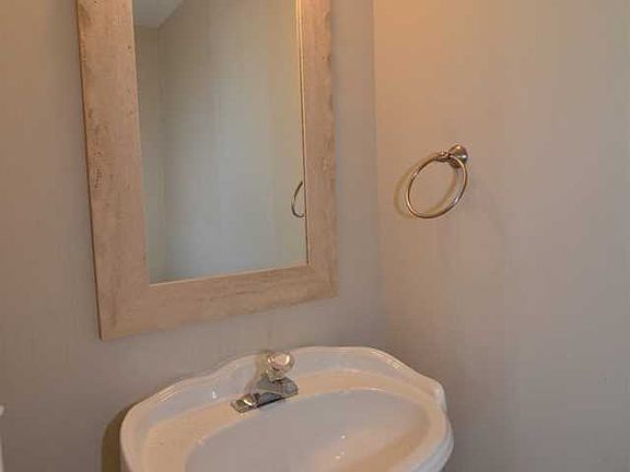 4th image of 19039 Worchester Way #9