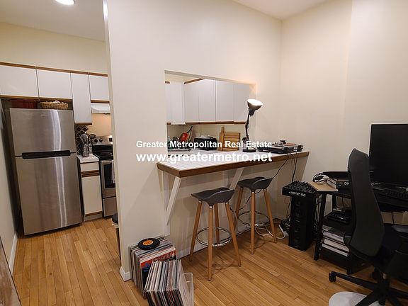 3rd image of 16 Foster St APT 8
